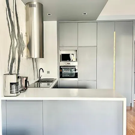 Large, New And Excellent Building Taksim Aparthotel